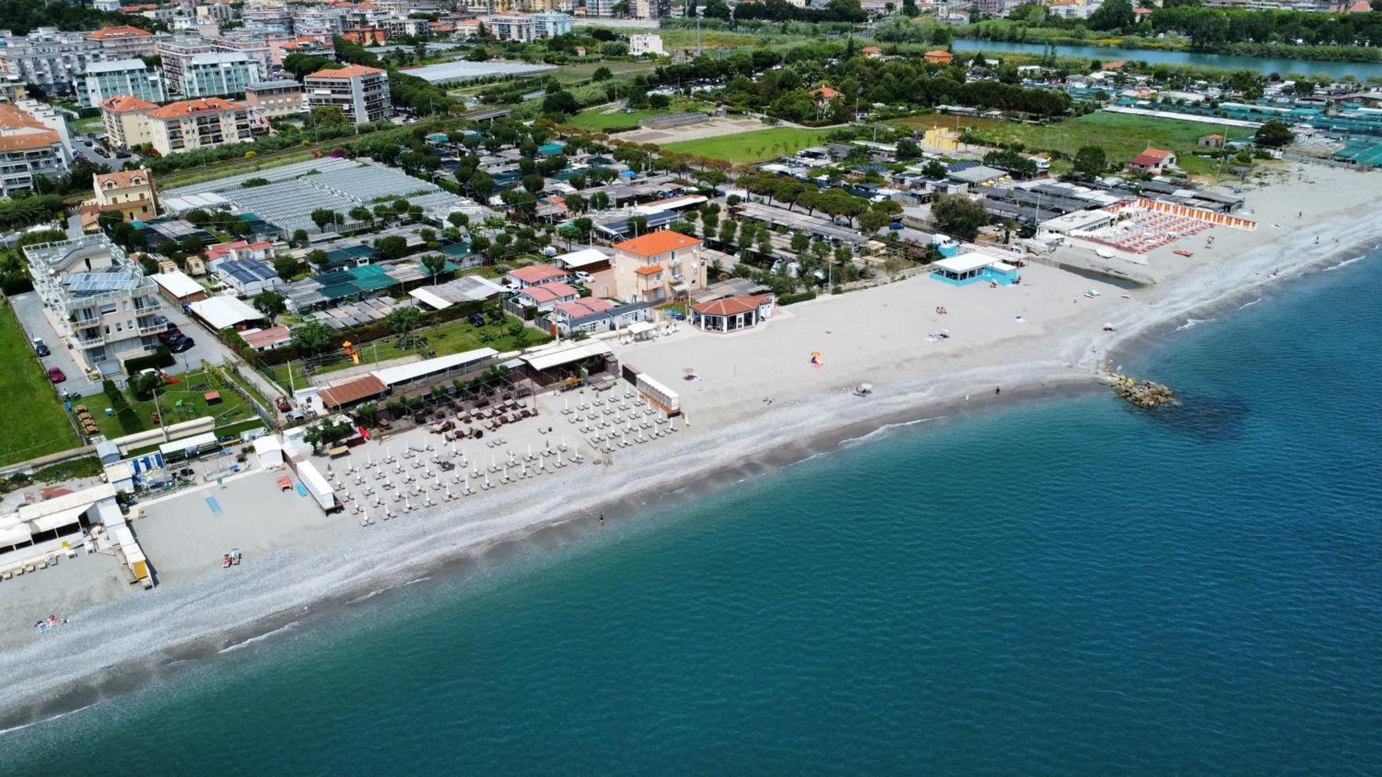 Residence Riviera Альбенга Экстерьер фото