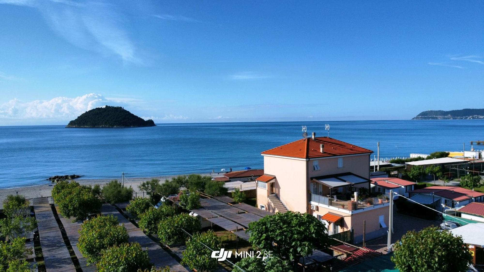 Residence Riviera Альбенга Экстерьер фото